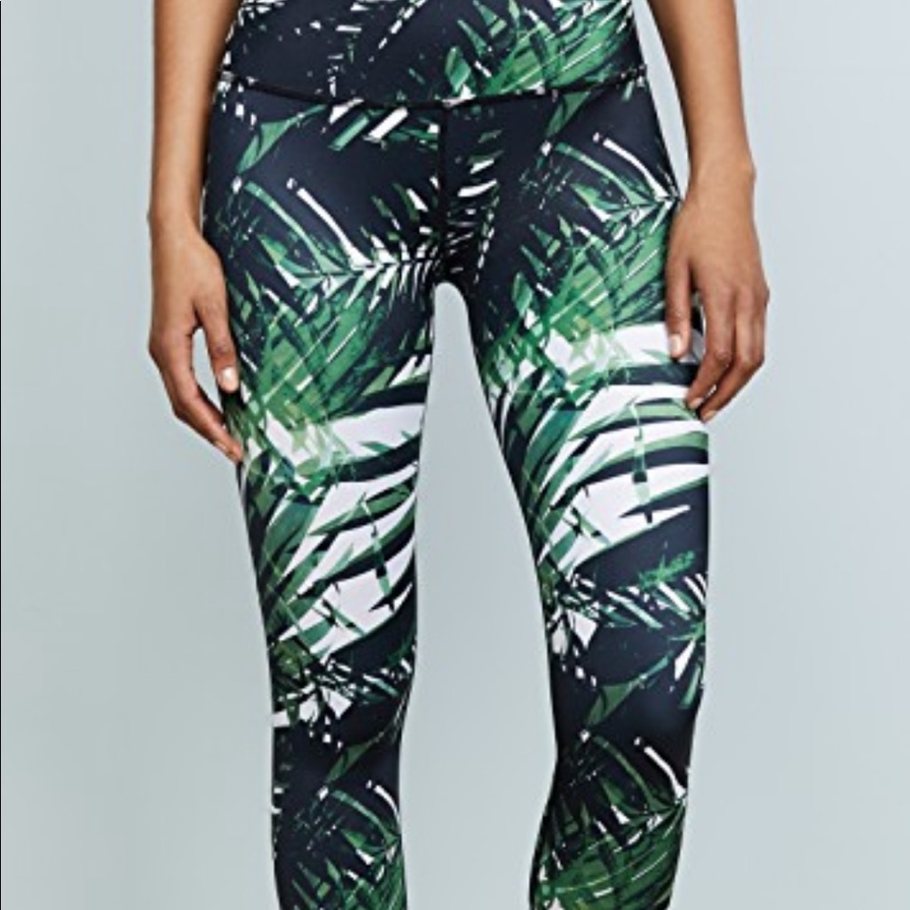 Beyond yoga palm print leggings small